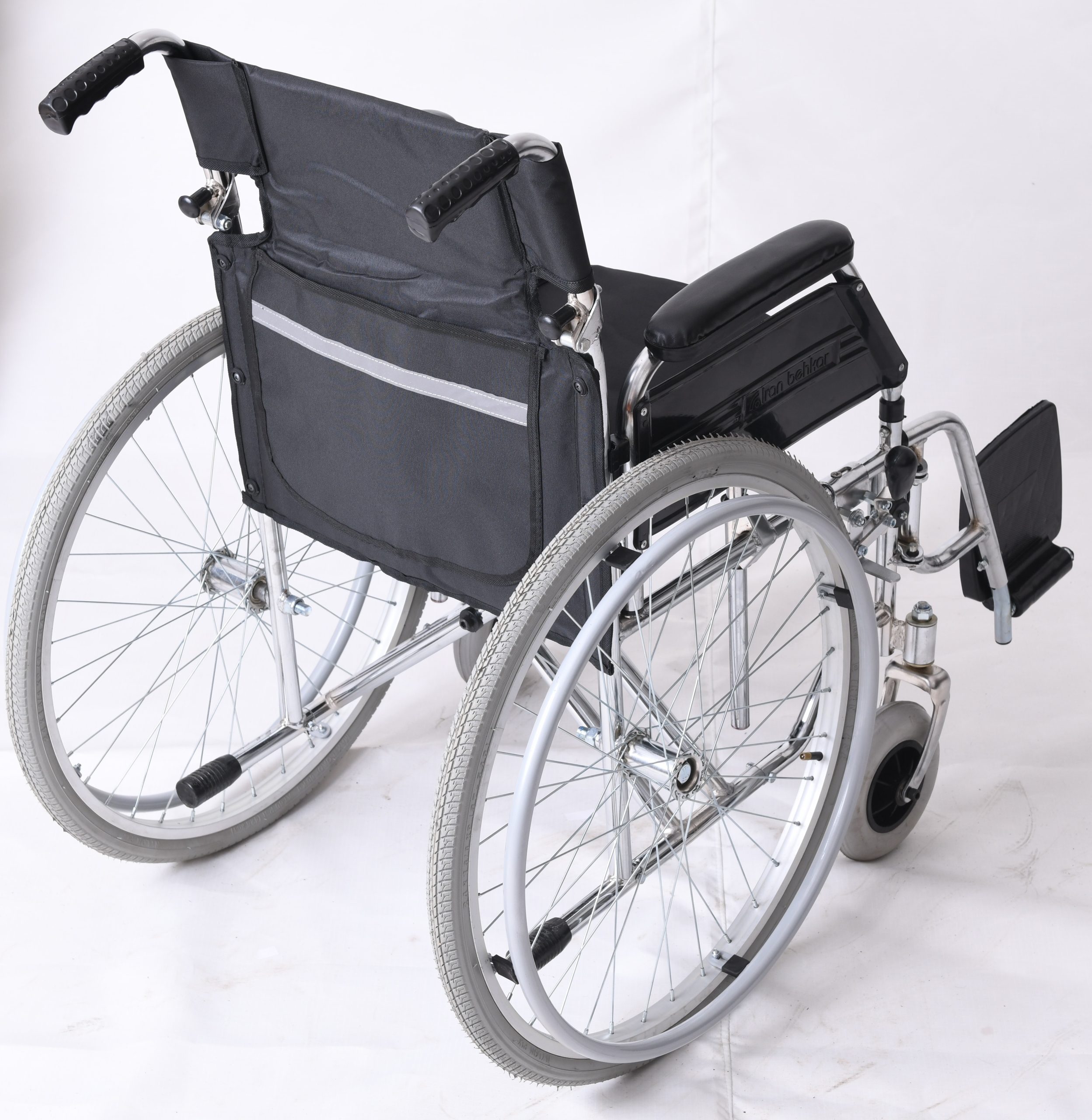 ویلچر ارتوپدی مدل 701DS ابکرم سایز 43 ضربدری دوبل دسته شکن چرخ عقب بادی چرخ جلو توپر کد20701039