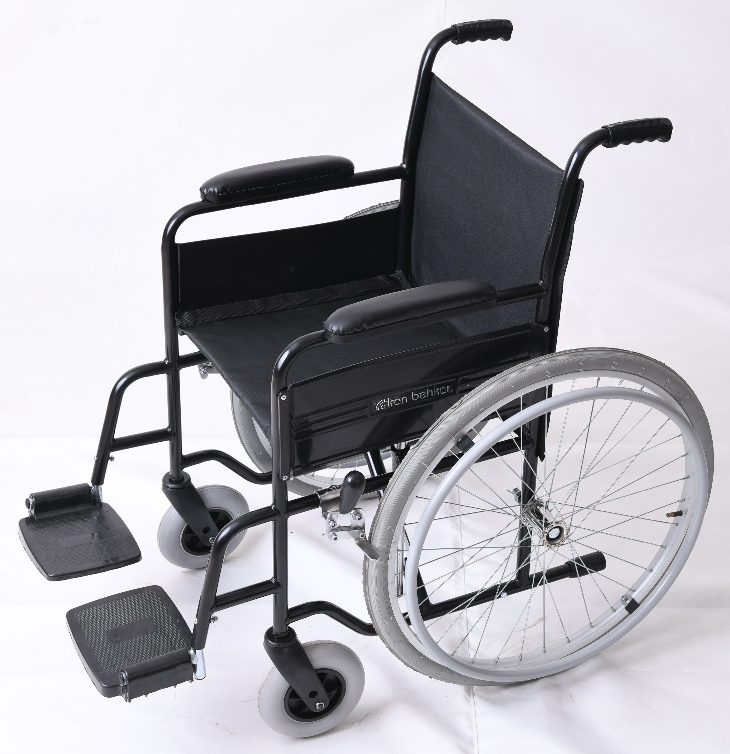 ویلچر ساده مدل 703 رنگی سایز 43 چرخ عقب بادی جلو توپر کد 20703013