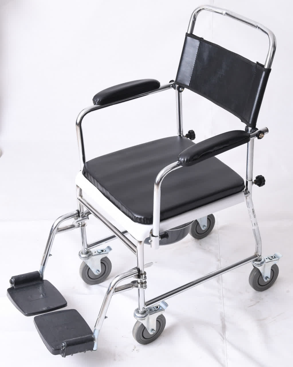 ویلچر حمام مدل 790 آبکرم چهار چرخ ترمزدار 32*125 کد 20790001