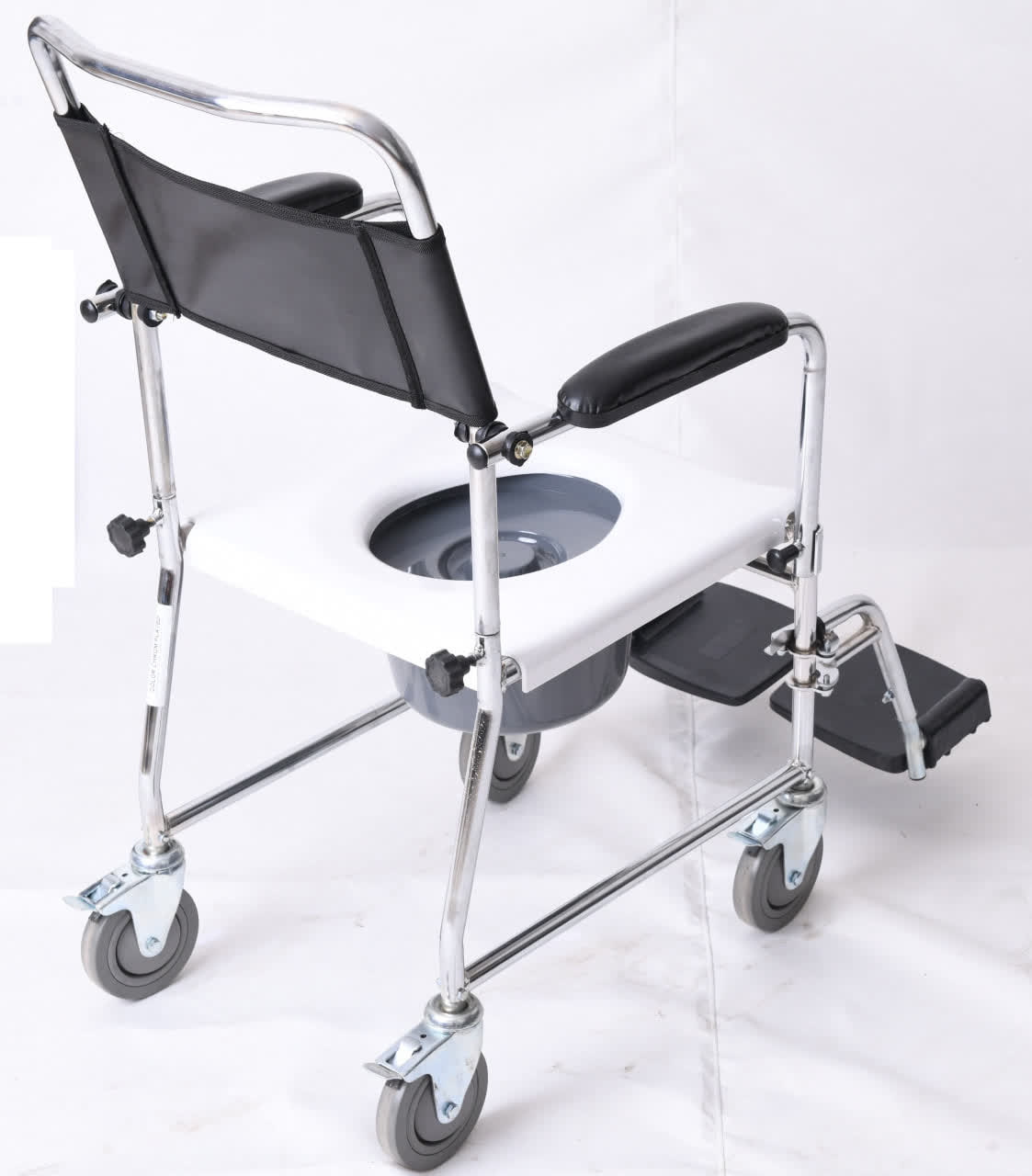 ویلچر حمام مدل 790 آبکرم چهار چرخ ترمزدار 32*125 کد 20790001