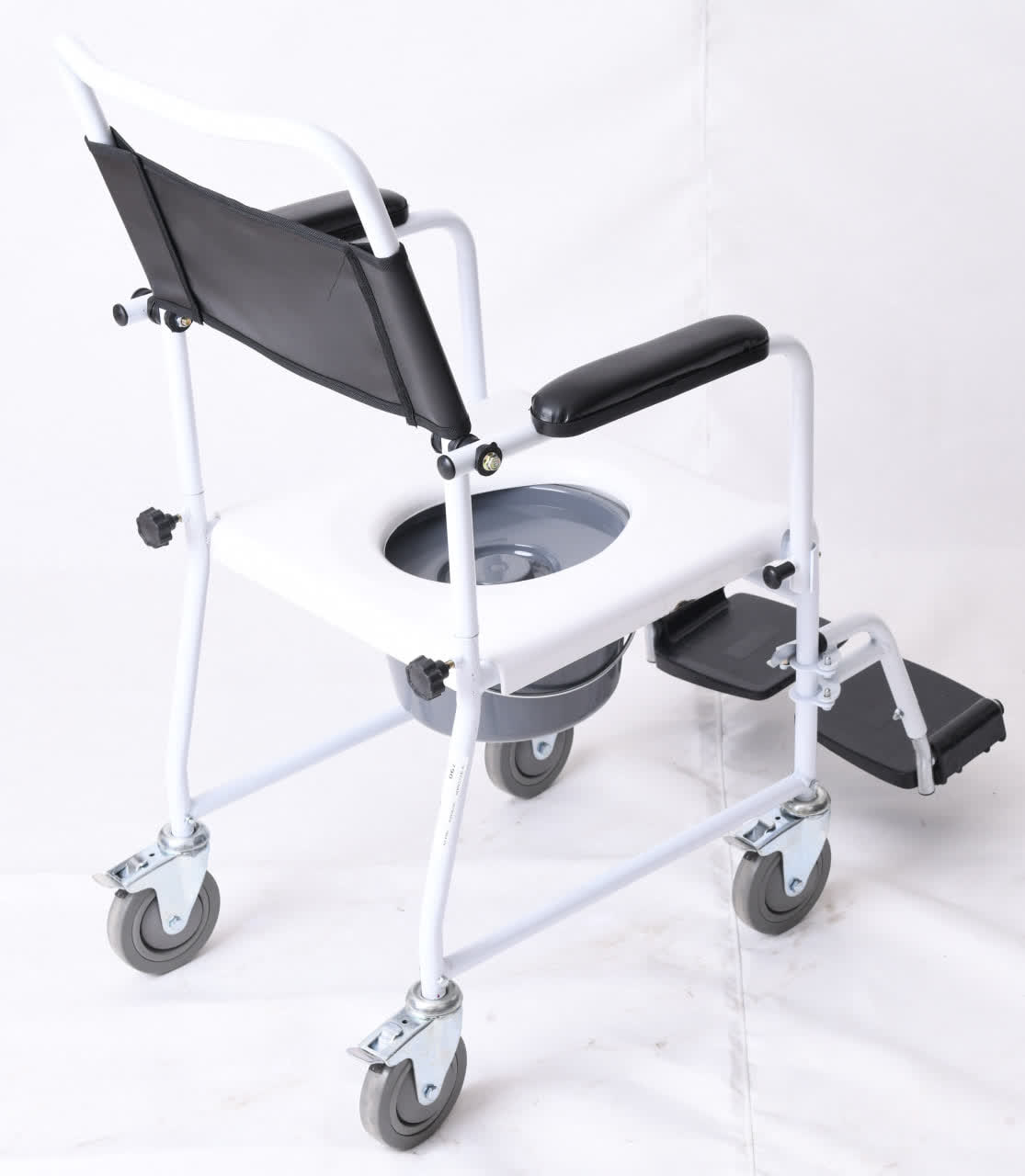 ویلچر حمام مدل 790 رنگی چهار چرخ ترمزدار 32*125 کد 20790004