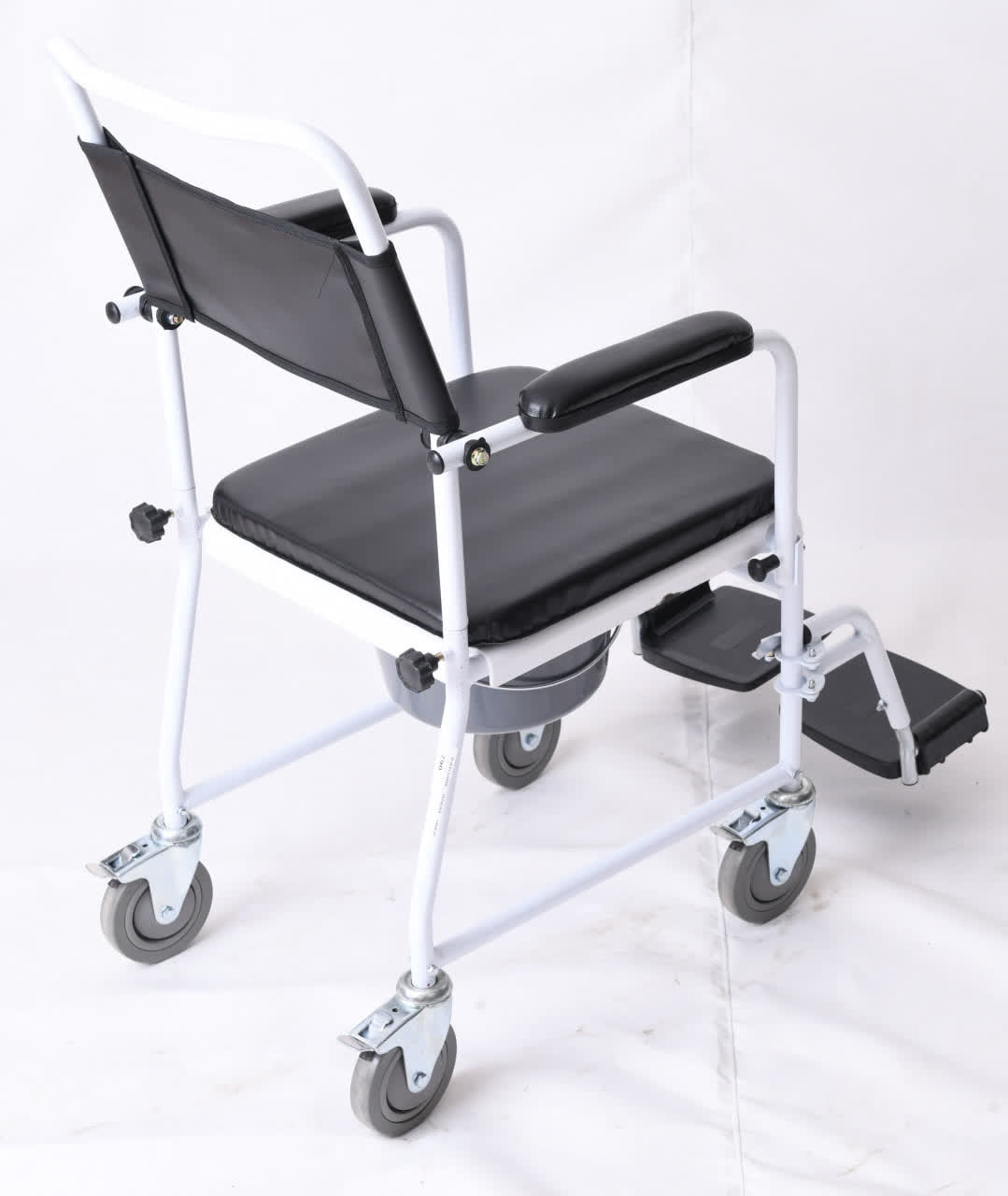 ویلچر حمام مدل 790 رنگی چهار چرخ ترمزدار 32*125 کد 20790004